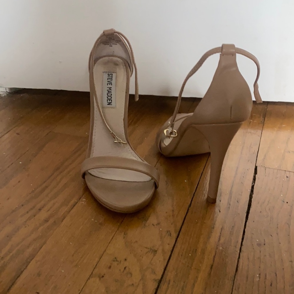Steve Madden nude heels
